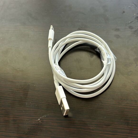 USB to Lightning cord 💖 - Picture 2 of 2